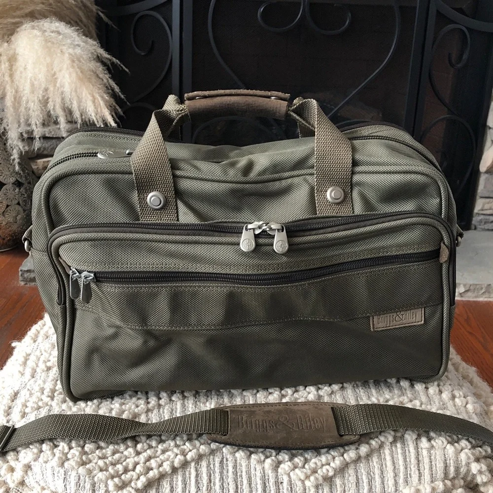 Briggs & Riley Bag 17” Bag Olive Green Duffle Crossbody Multi Pocket Travel Bag! - Picture 1 of 9